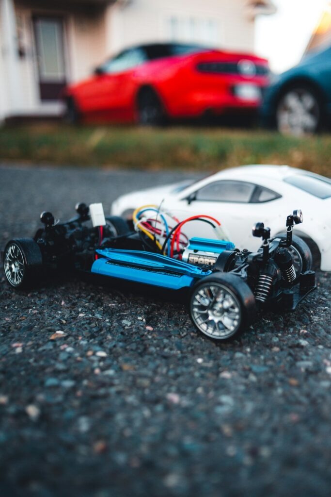 Coche de carreras clásico de radiocontrol de alta velocidad